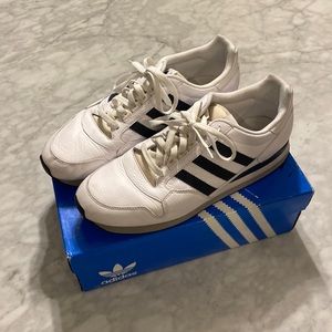 Adidas ZX 500 Size 11 White and Marine Blue